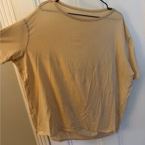 Lululemon Women's Tee Size 12